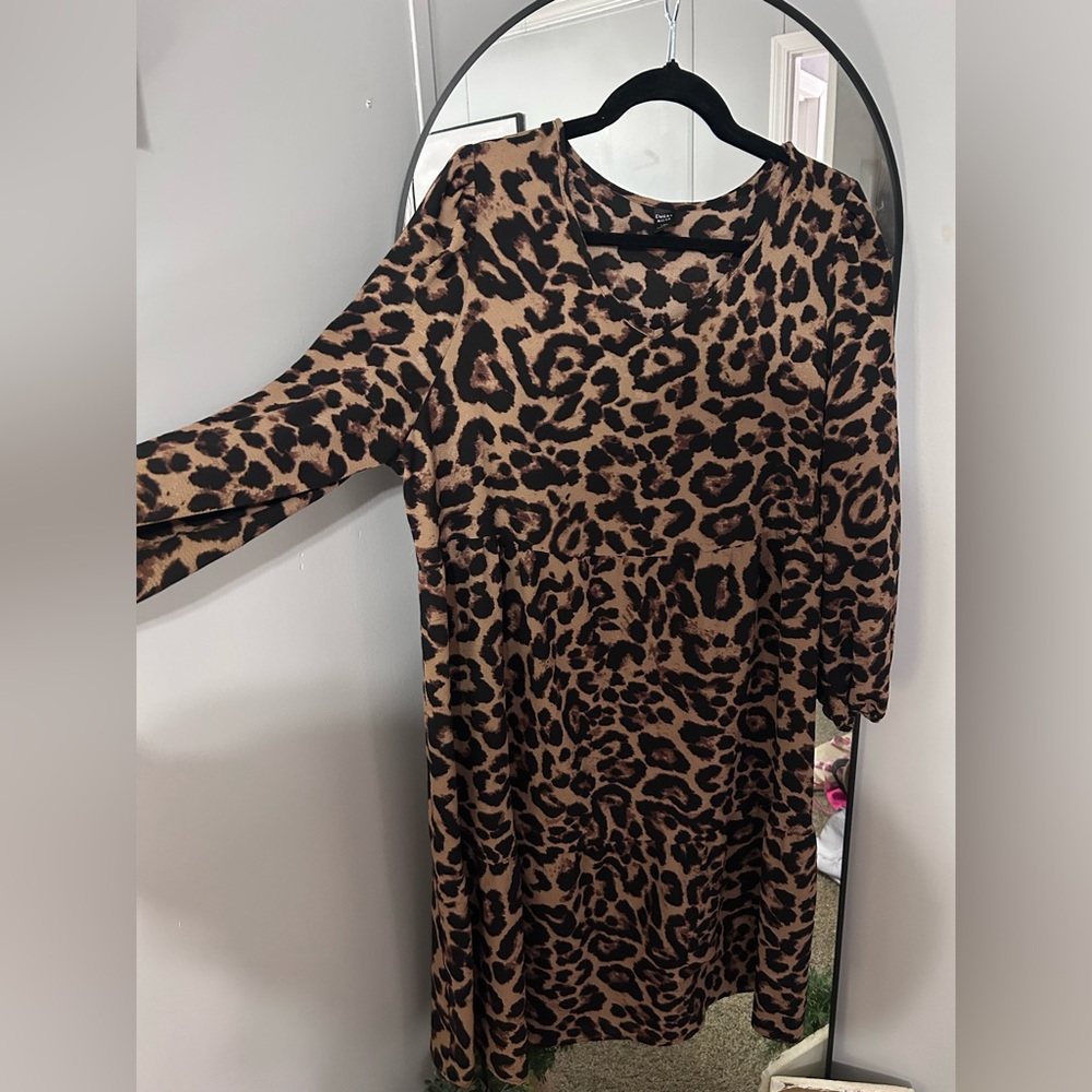 Leopard Print Long Sleeve Dress🐆 - Picture 5 of 7
